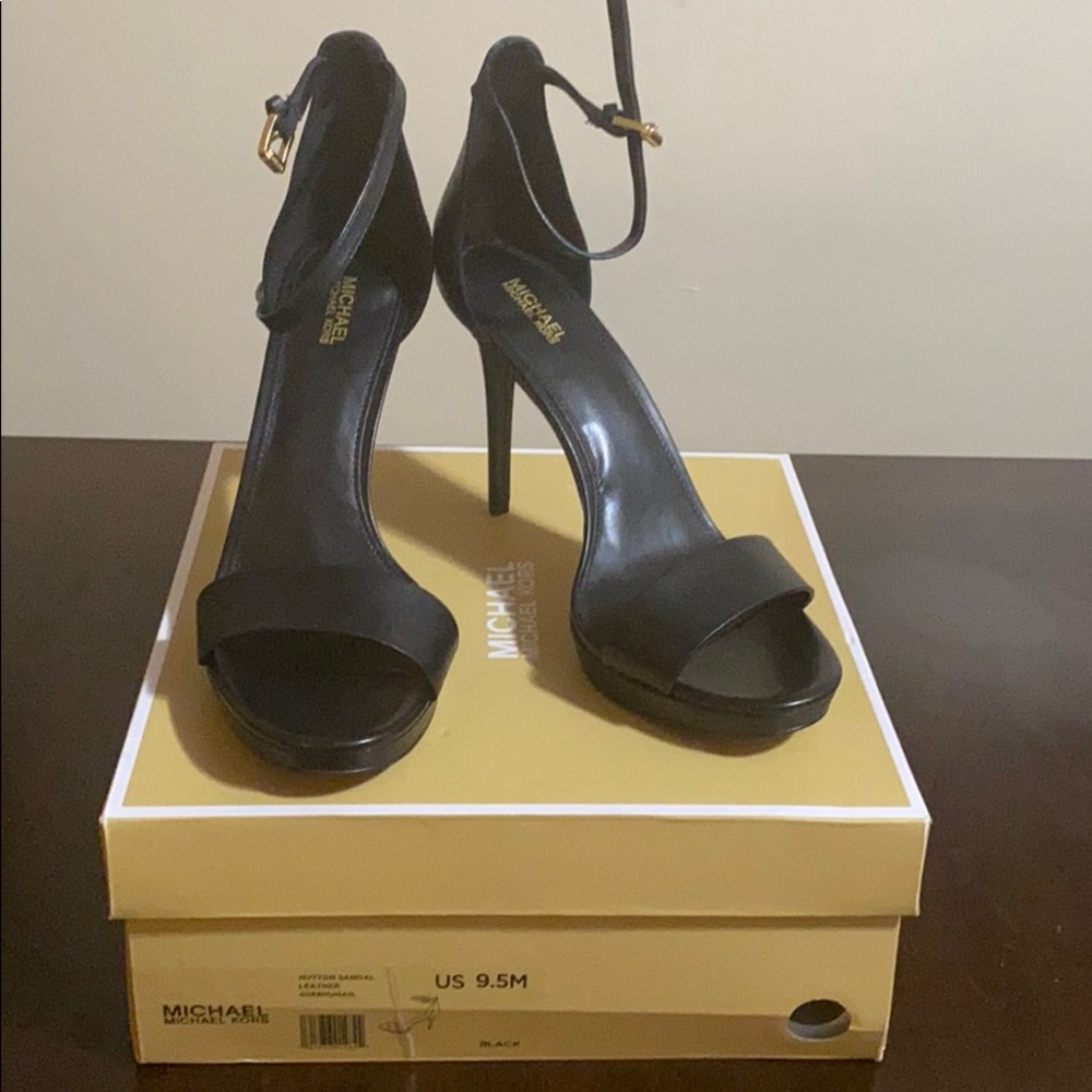 Michael Kors Hutton Sandal 9.5 Black